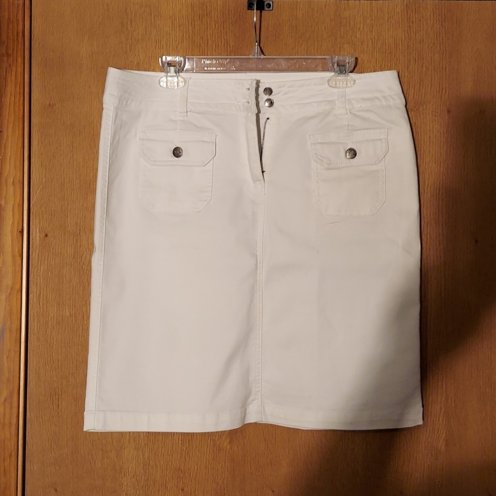 White denim skirt